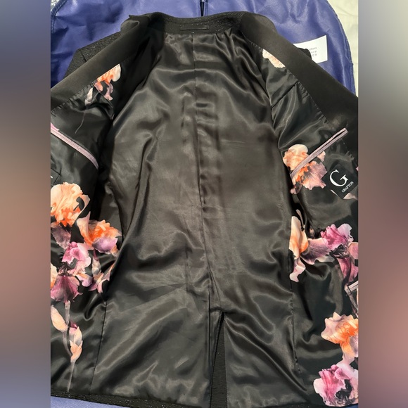 Men’s Tuxedo Jacket From TipTop With Glitter embroidered on it. - Picture 3 of 4